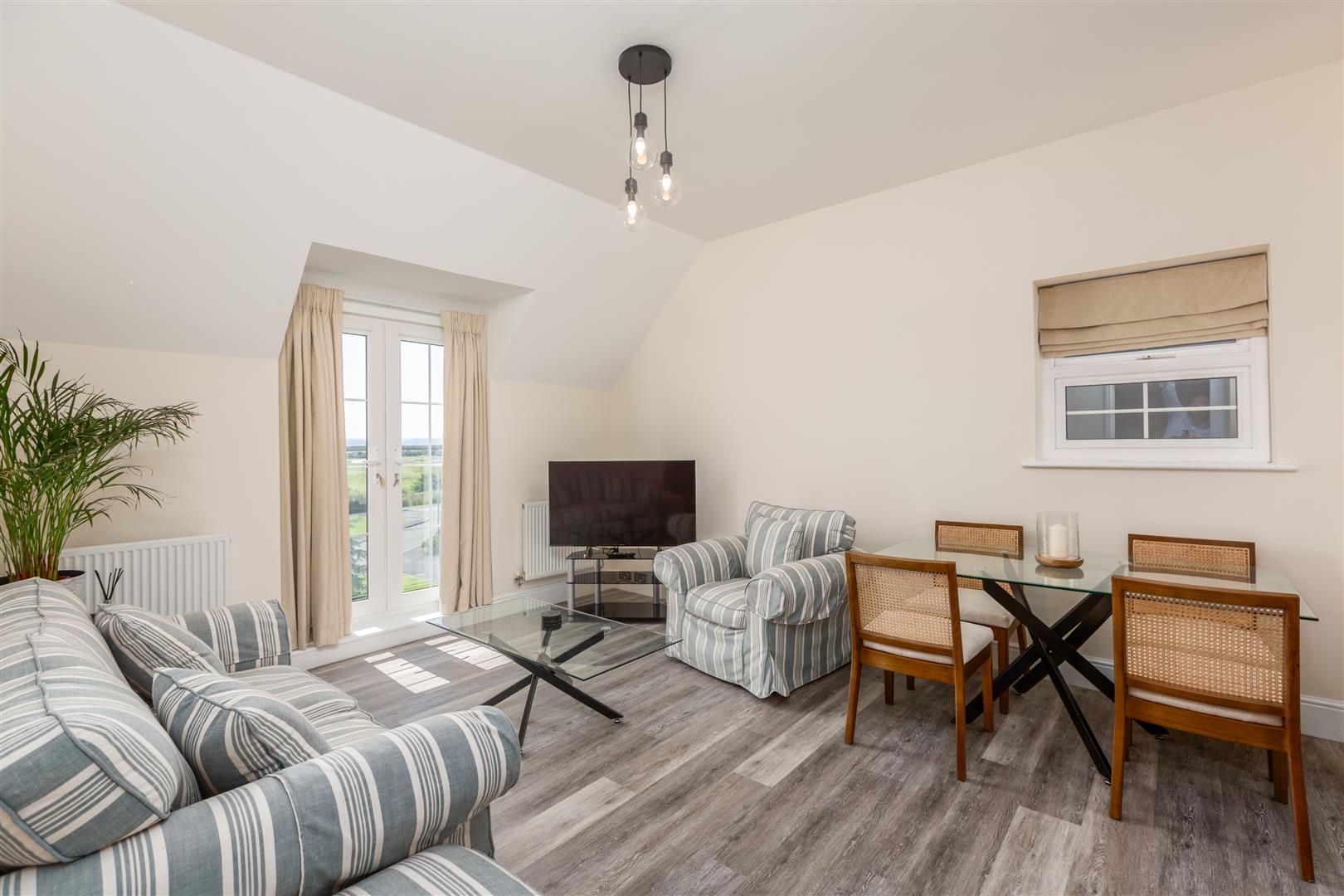 Y Corsydd, Llanelli, SA15 2DX